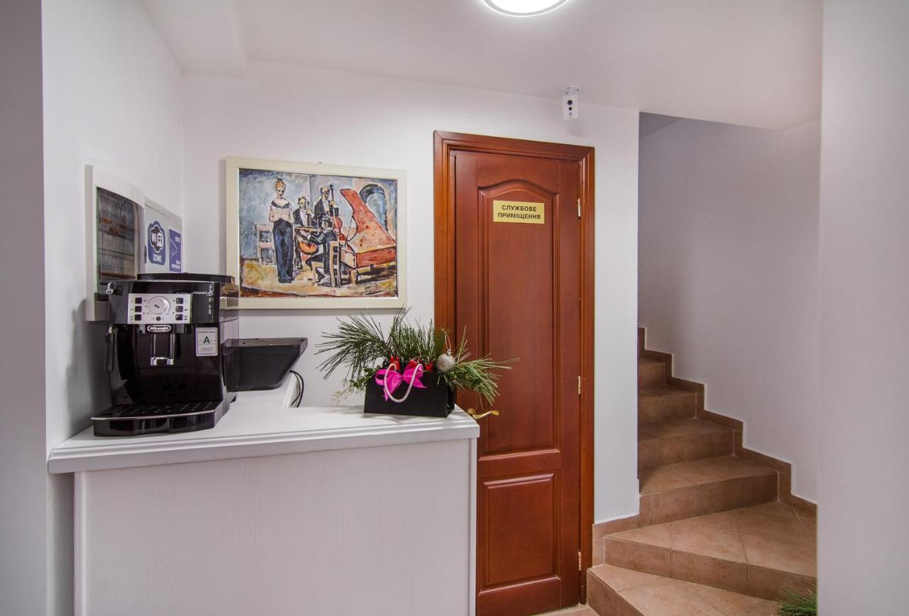 Apart Hotel Quartet Odessa Esterno foto